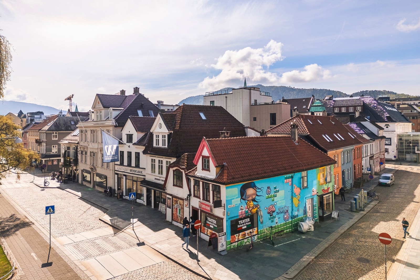 - En fantastisk leilighet med perfekt beliggenhet for den som søker det urbane liv. Her har man virkelig alt rett utenfor døren - Galleribilde