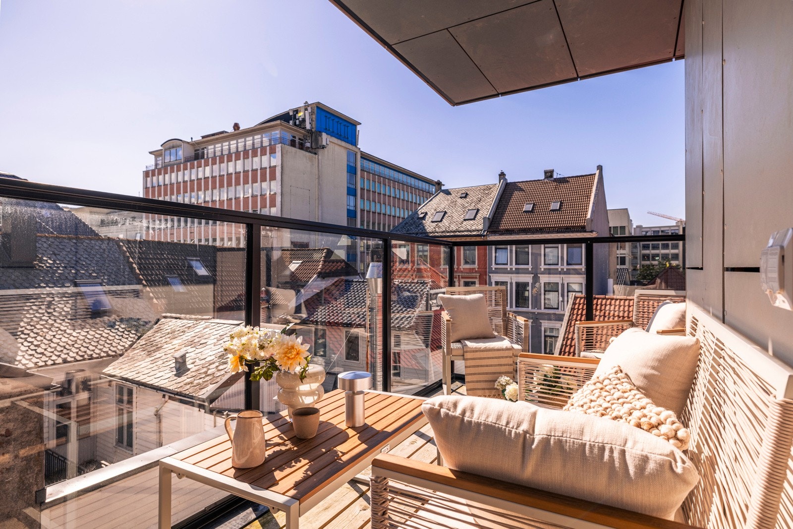 - Unik og moderne 4-roms leilighet midt i Bergen sentrum med heis direkte inn, to balkonger og god standard - Galleribilde