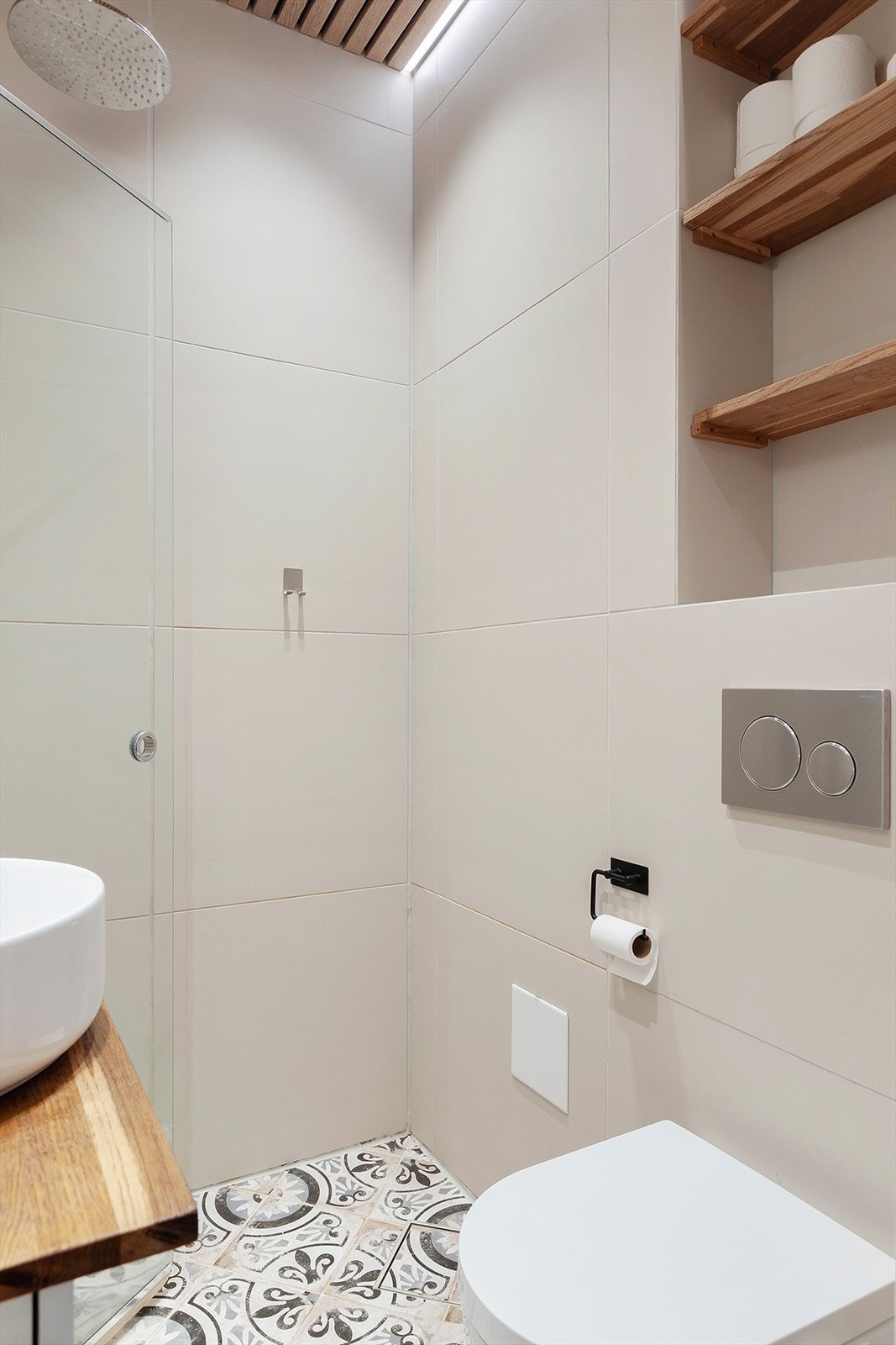 Flislagt bad med varme i gulv Galleribilde