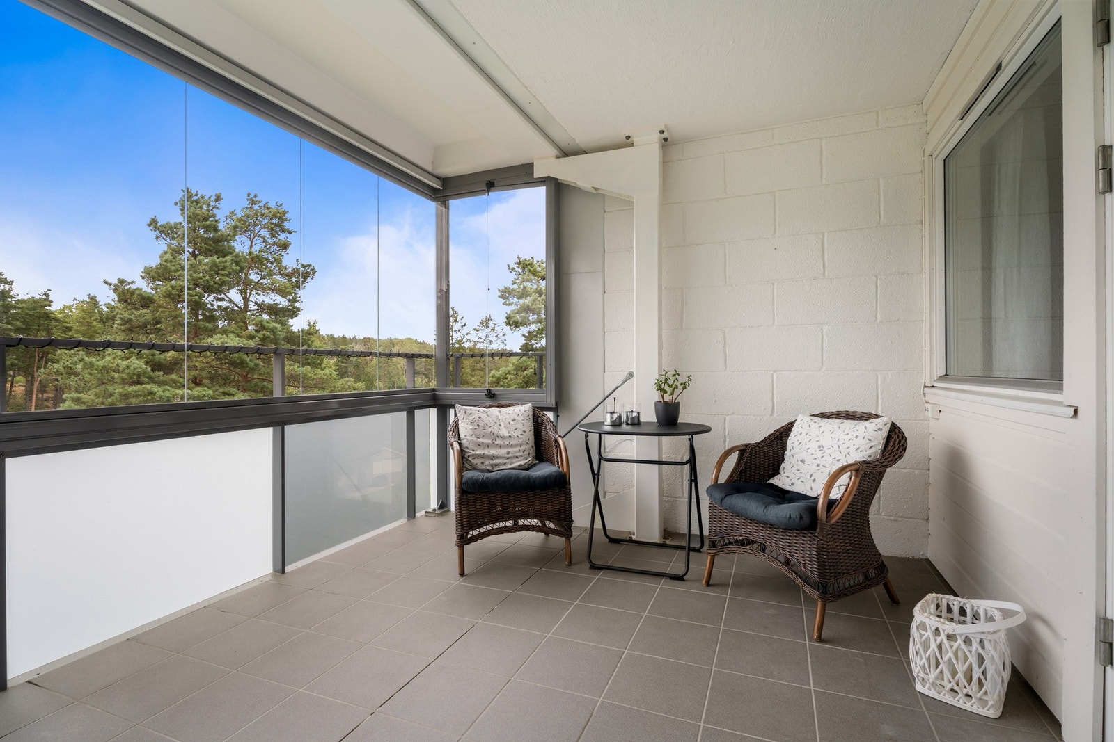 Stor innglasset balkong på hele 15 kvm! Galleribilde