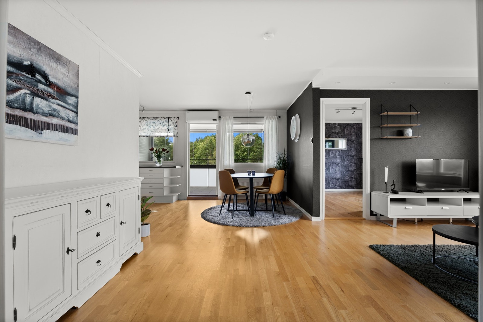 Velkommen til Blessomveien 44! Presentert av Amalie Buvarp v/Privatmegleren Galleribilde