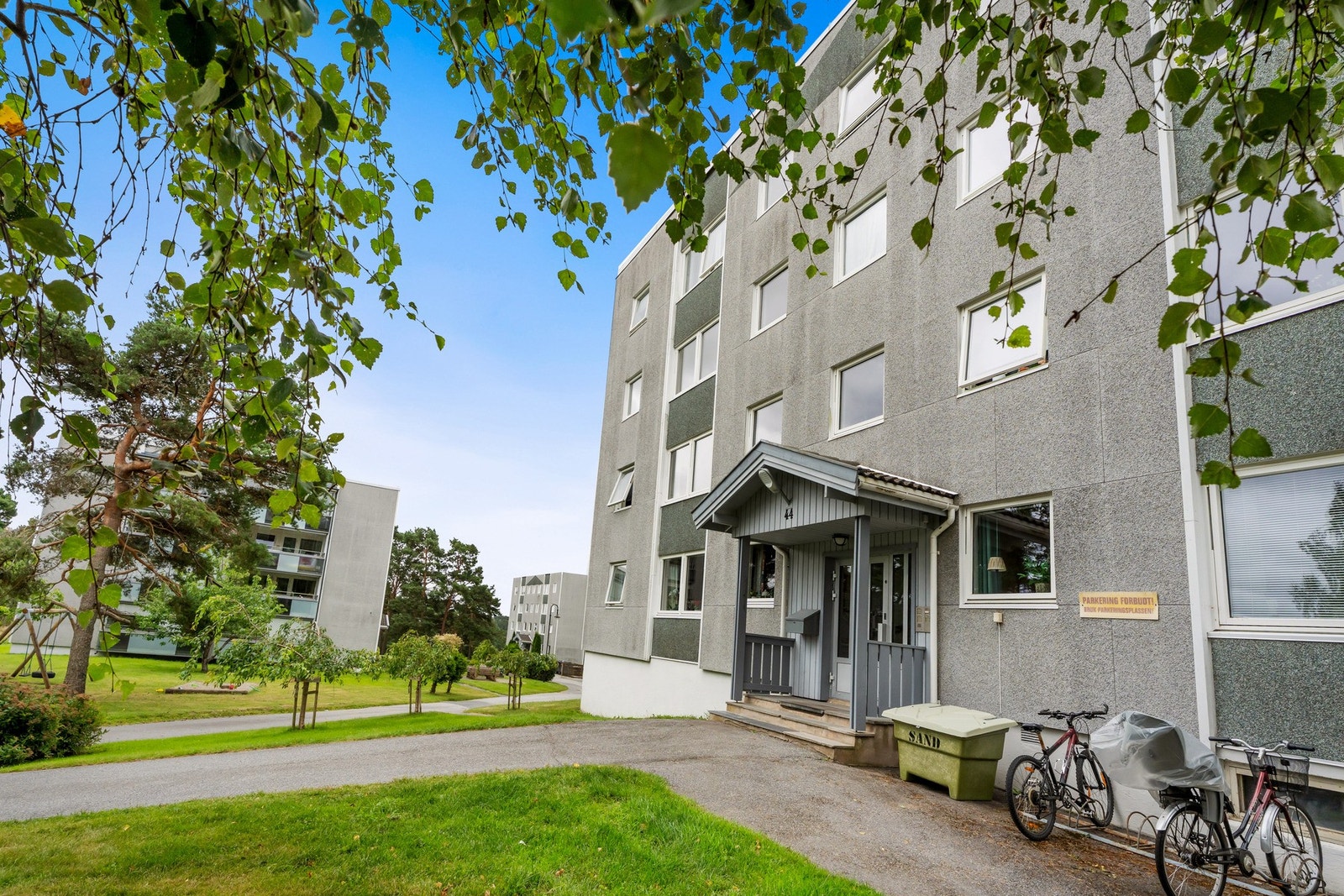 Inngangsparti til borettslaget. Galleribilde