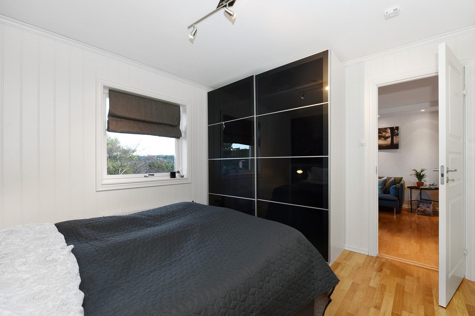 .. samt plass til garderobe Galleribilde