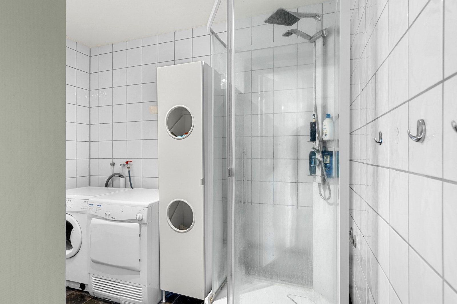 Flislagt bad med varme i gulv Galleribilde