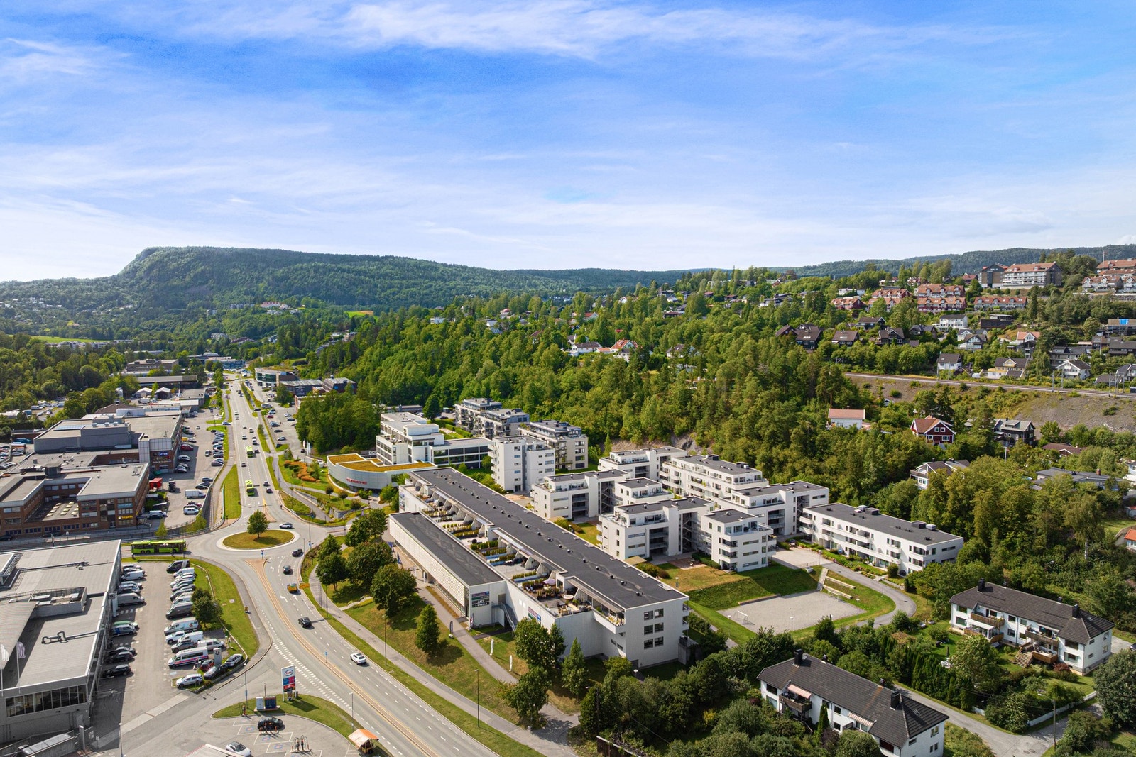 Det er flotte turområder like ved som bl.a. skaugumsåsen og vestmarksetra. Galleribilde