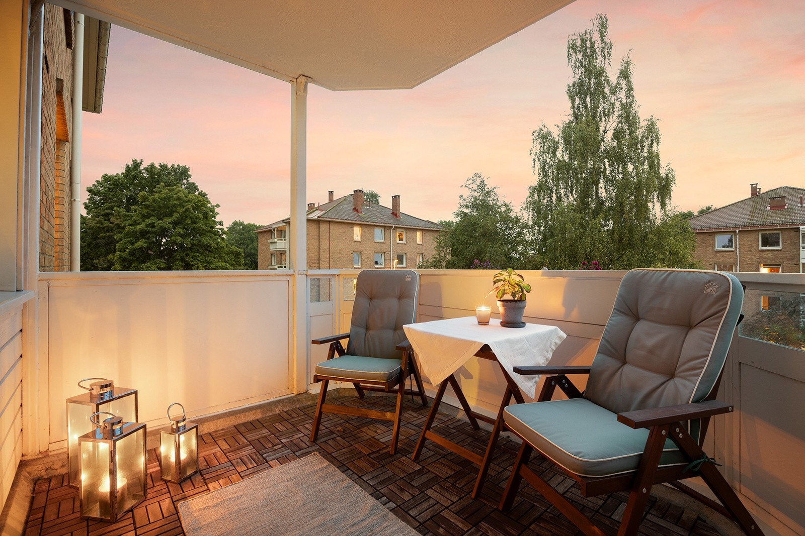 Balkongen er skjermet for innsyn. Galleribilde