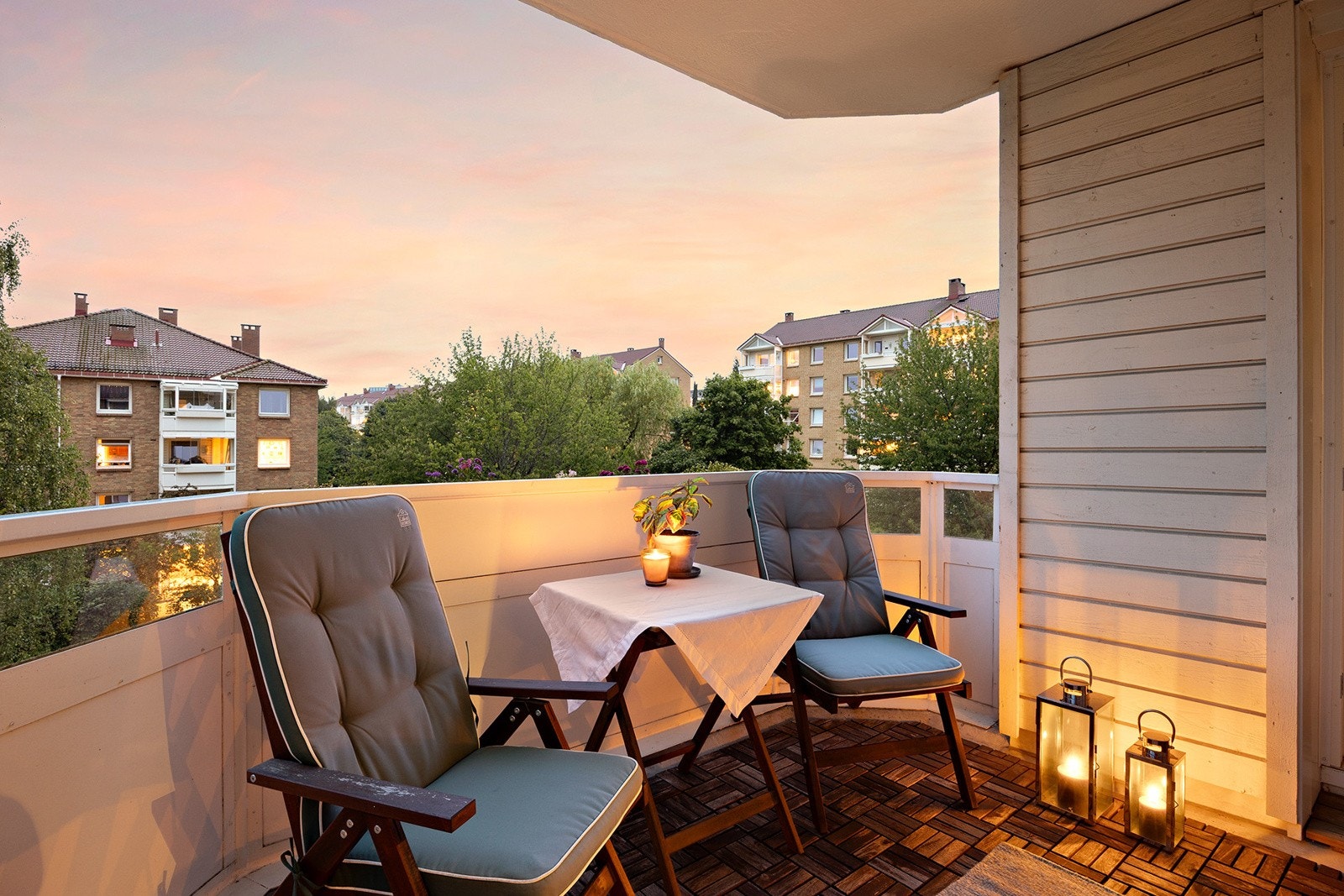 Velkommen til populære Teisen Park og denne fine hjørneleiligheten! Galleribilde