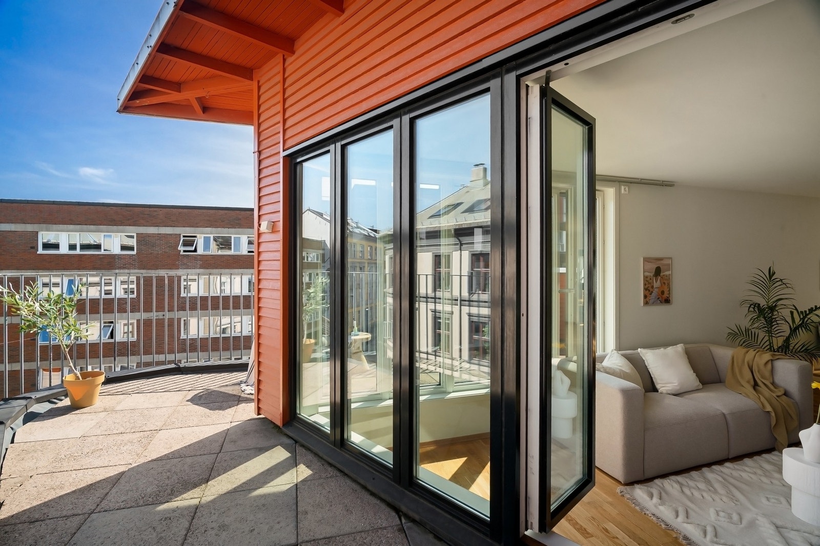 Svært lys og romslig 2-roms toppleilighet på Grünerløkka! Galleribilde