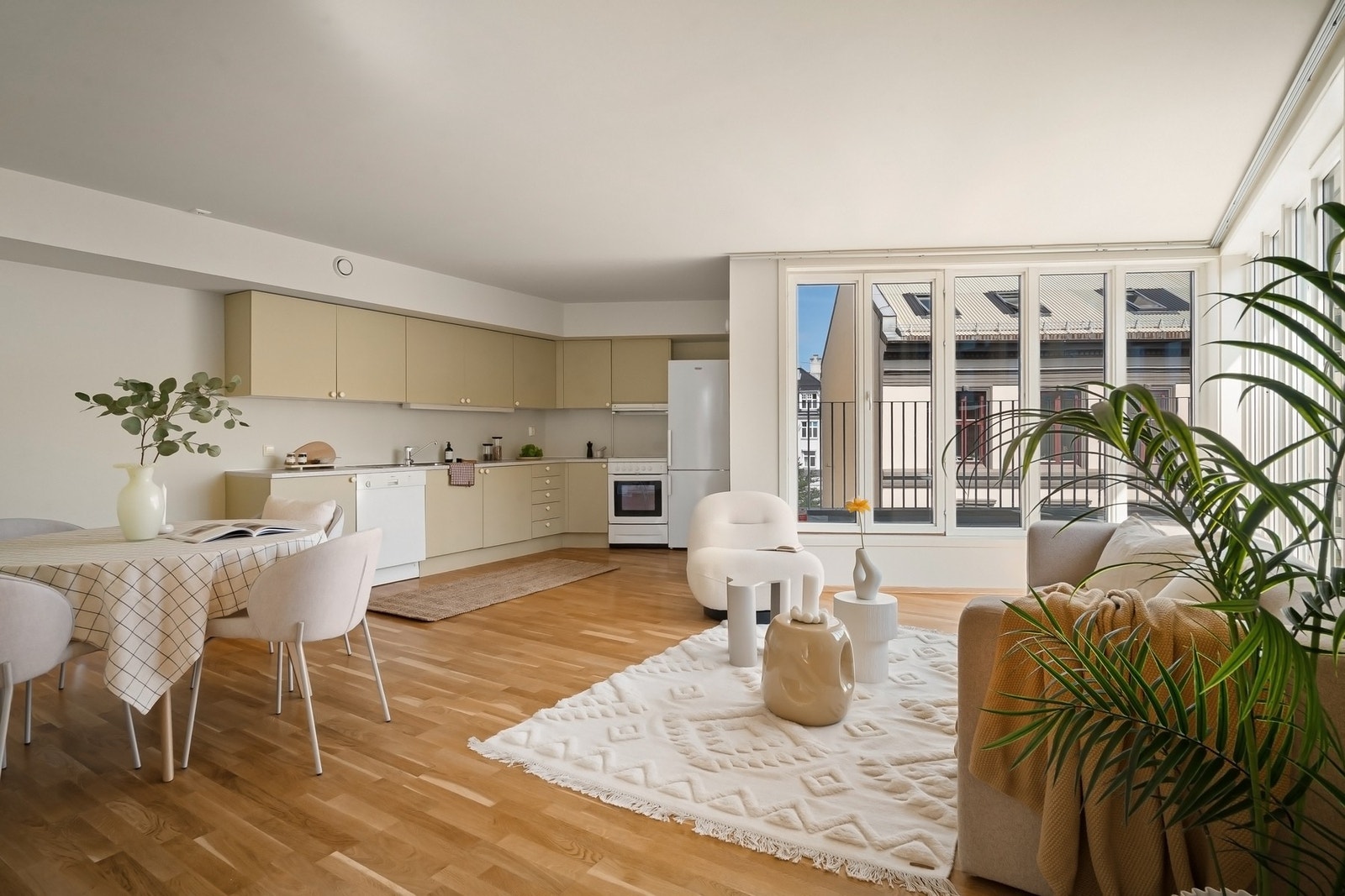 Kjøkkeninnredning i egen sone. Galleribilde