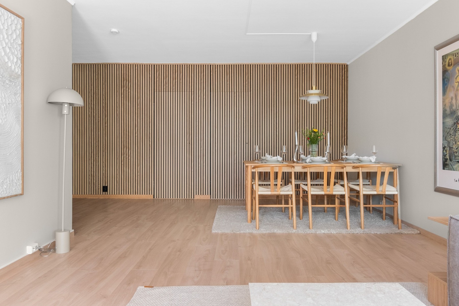 Stuen kan innredes med ulike soner for både egentid og sosialt samvær. Galleribilde