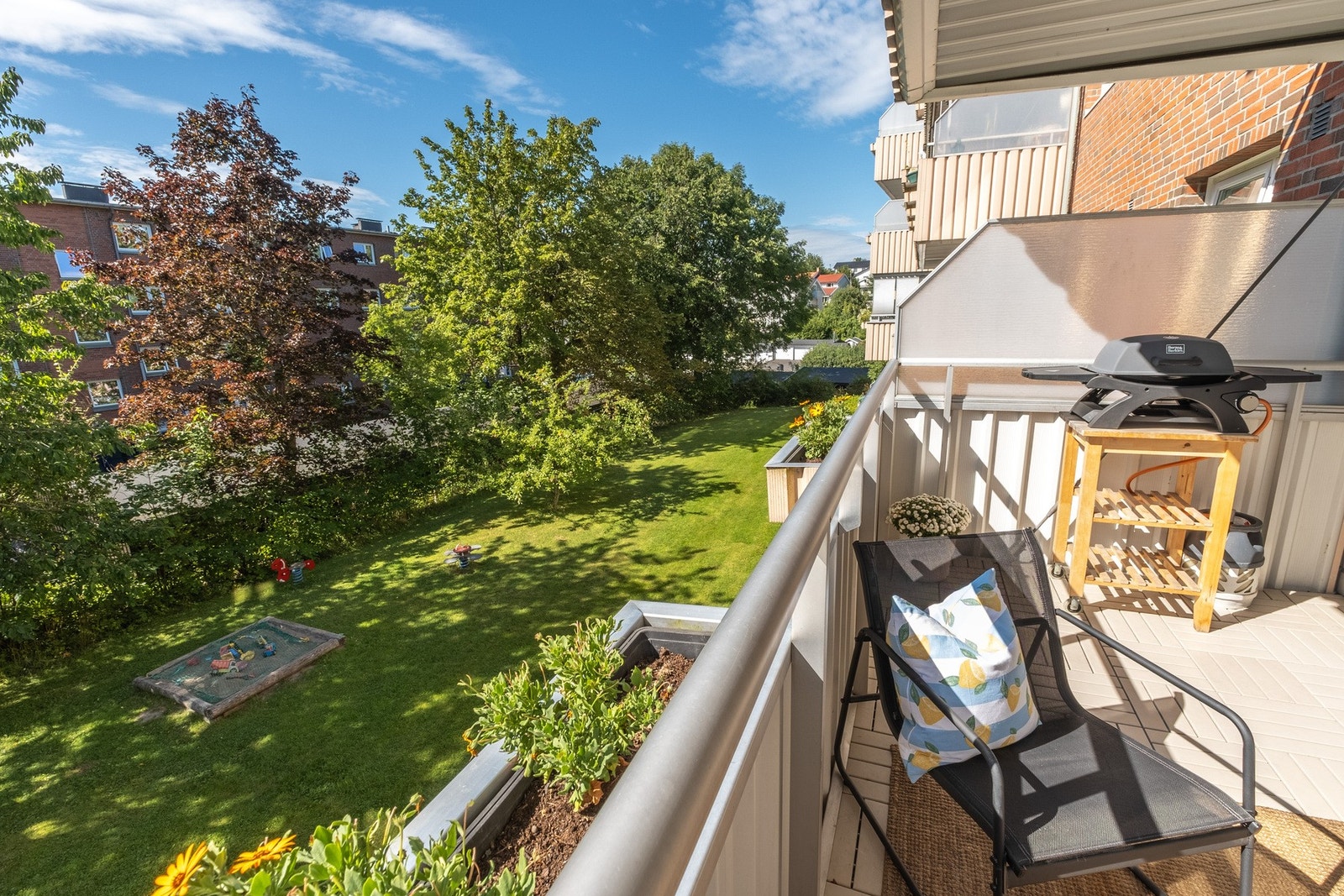 Boligen har enkel adkomst i annen etasje. Galleribilde