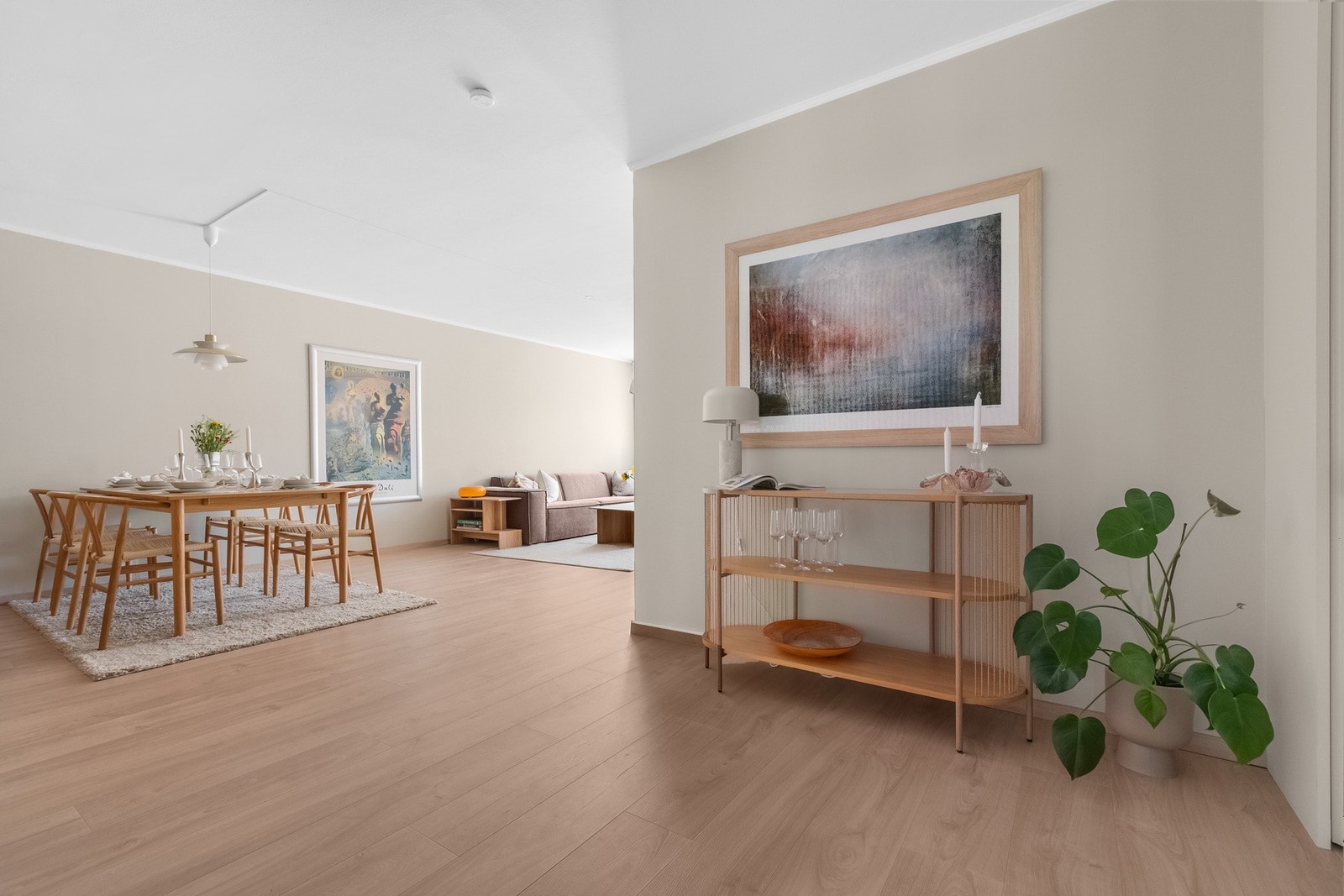 Boligen er åpen og luftig. Galleribilde