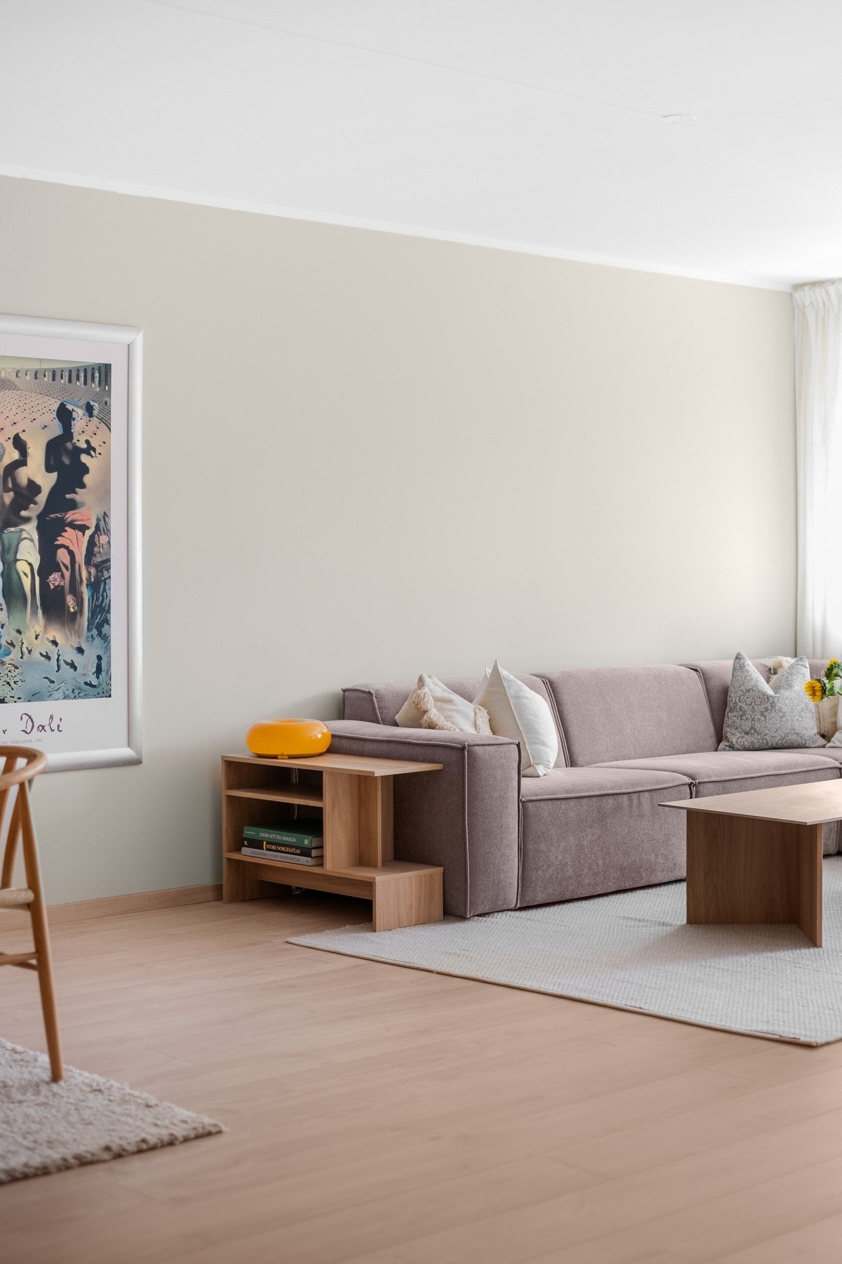 Det er gode lyslinjer i rommene. Galleribilde