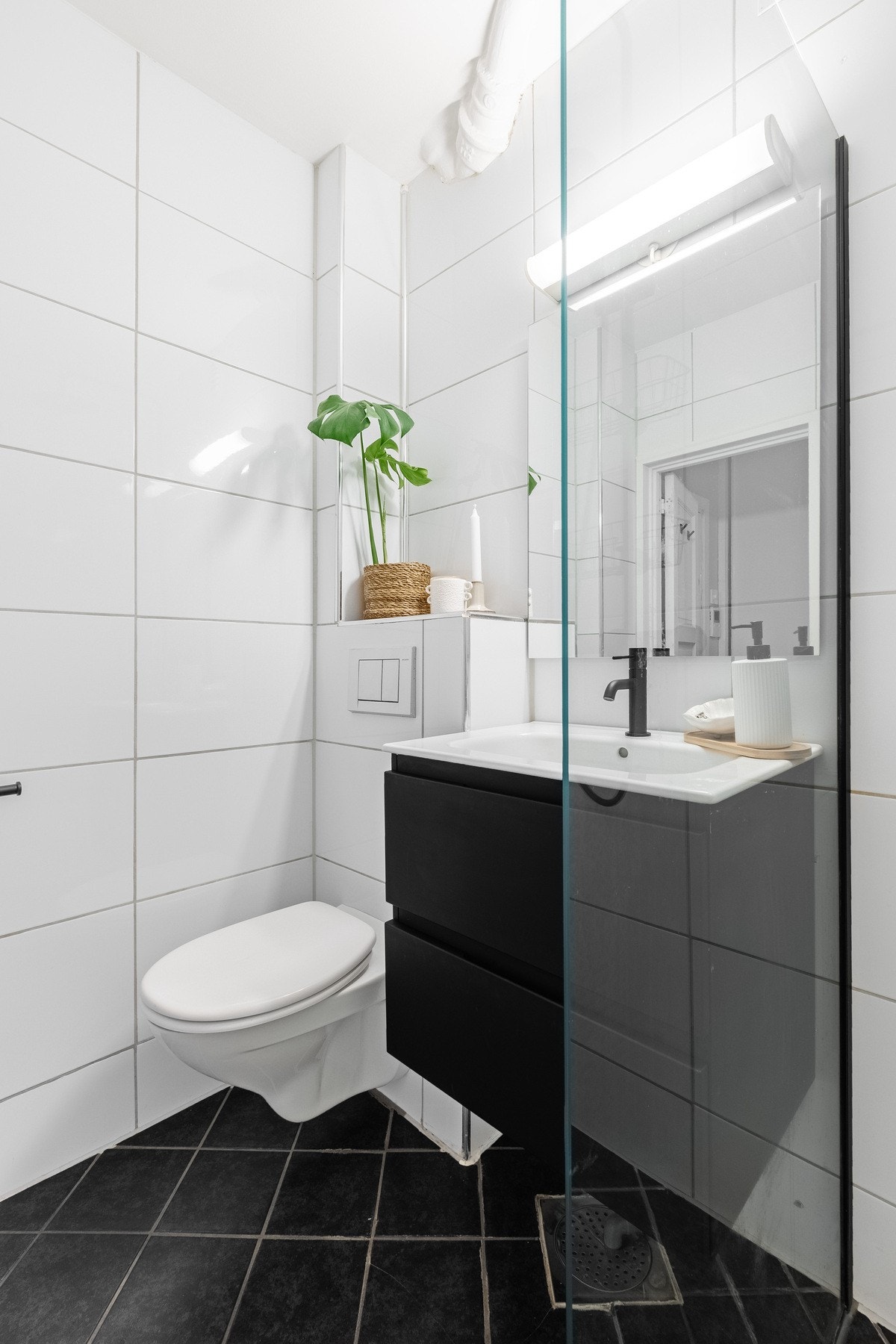 Badet har fått ny innredning og nye armaturer. Galleribilde