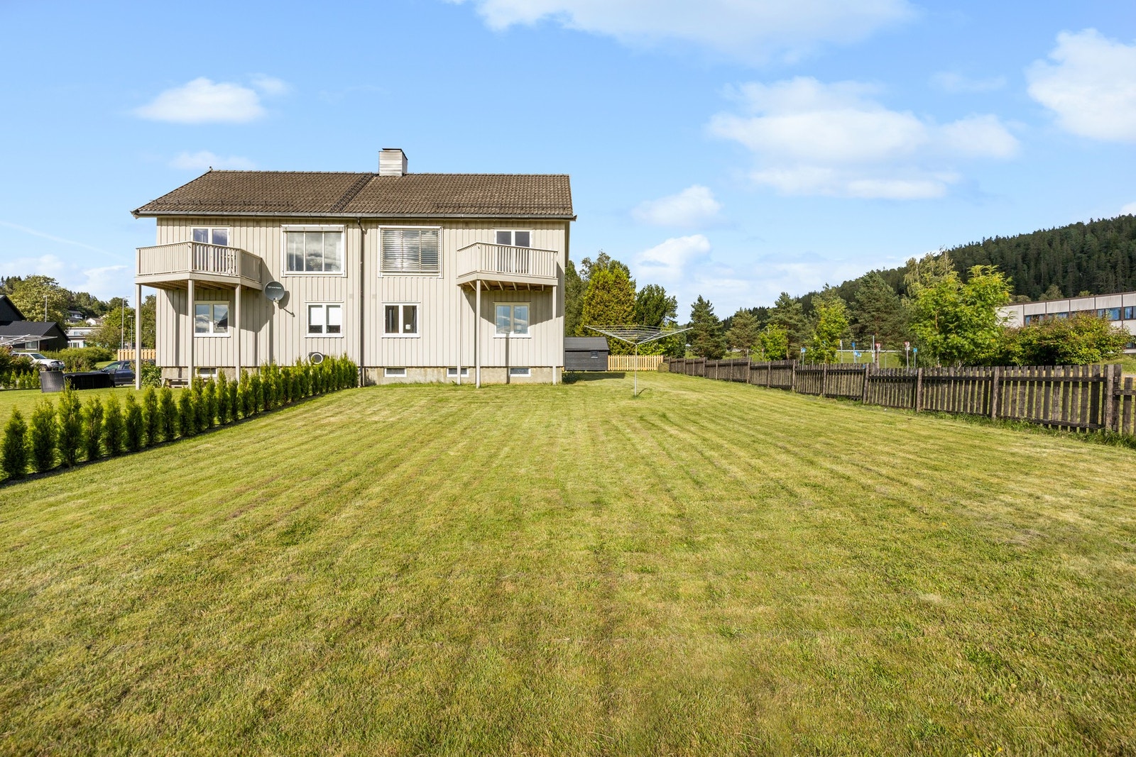 Plenlagt tomt med mye boltreplass! Galleribilde