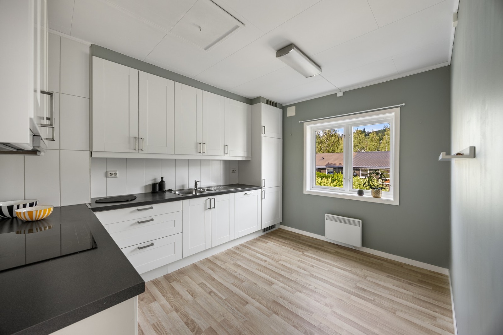 Kjøkken - 10 kvm. Det er mulig å møblere med spisebord. Galleribilde