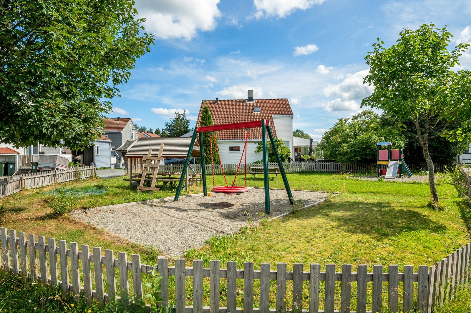 Flotte fellesområder i umiddelbar nærhet. Kort gangavstand til Rema 1000 Galleribilde