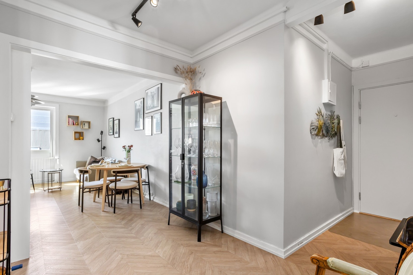 Leiligheten er gjennomgående og lys. Galleribilde
