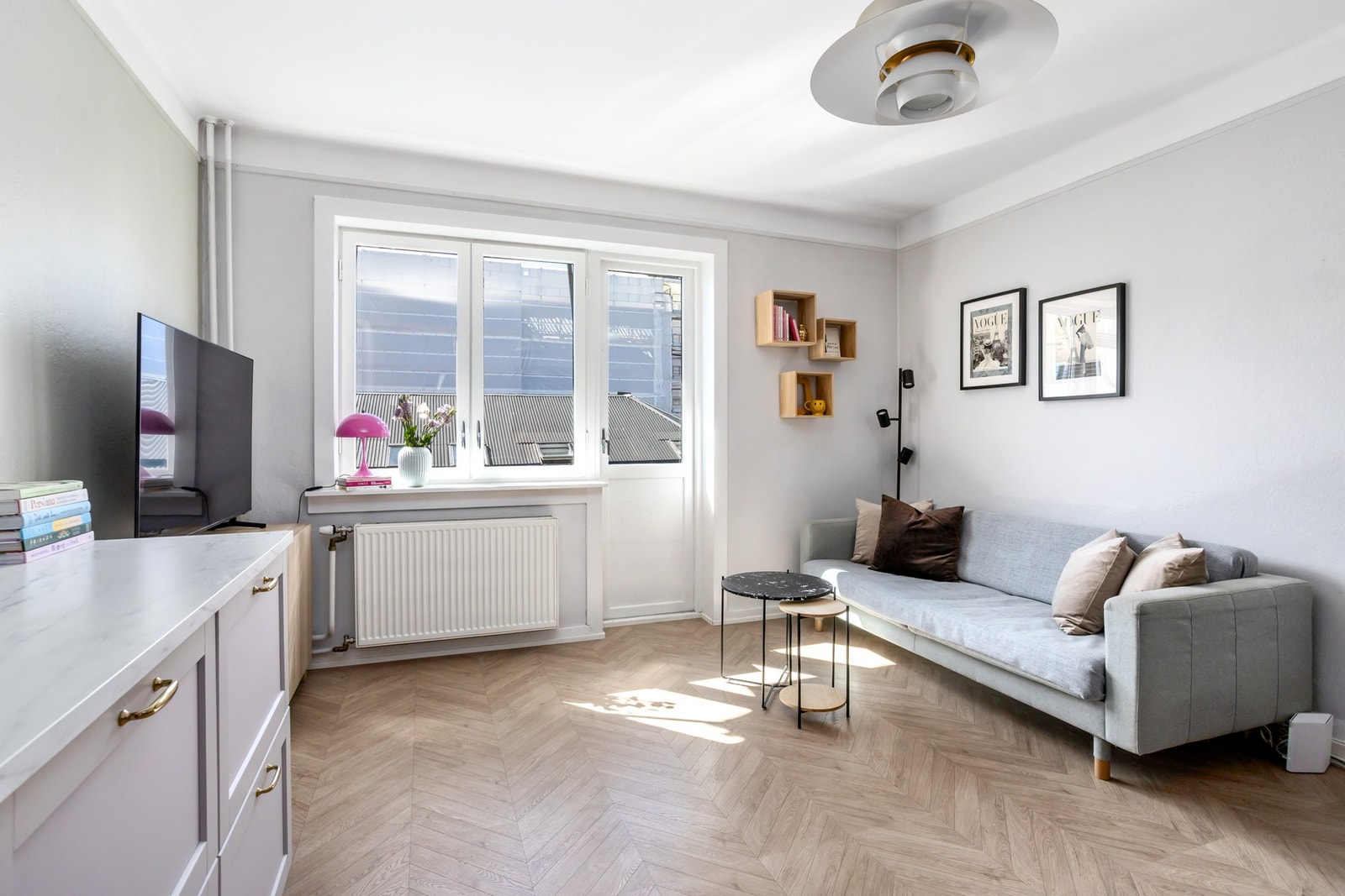 Leiligheten har beliggenhet i byggets 6. etasje med heisadkomst. Galleribilde