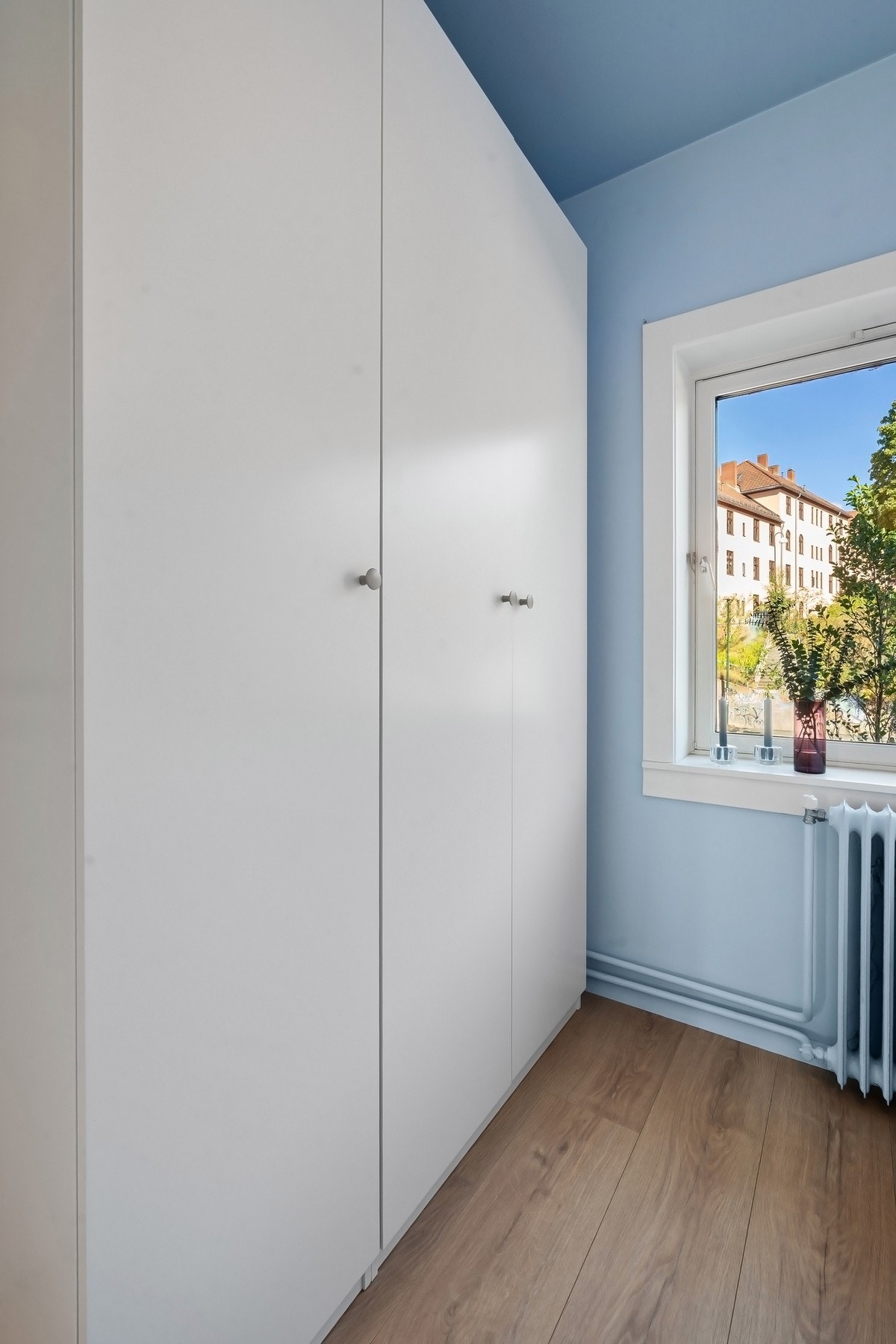 Det er plass til å sette inn garderobeskap. Galleribilde