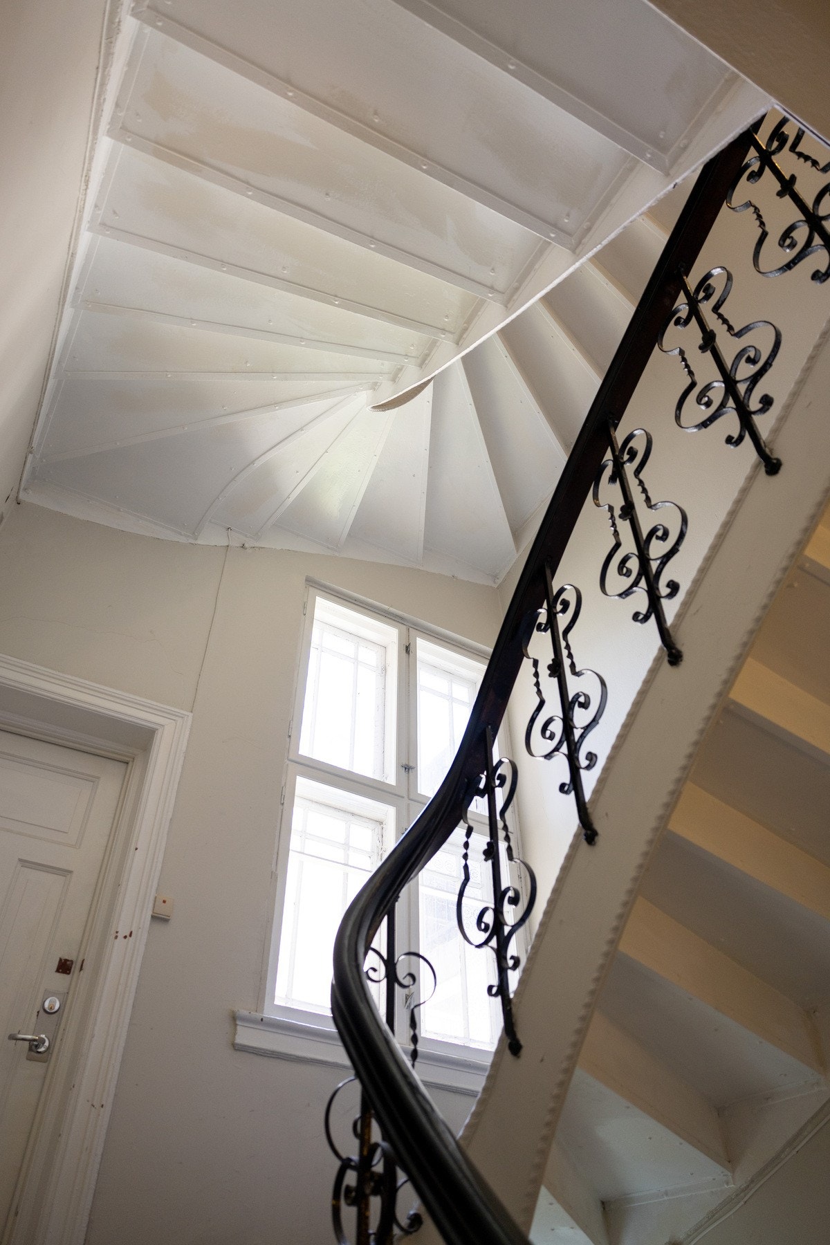 Velholdt klassiskbygård med gjennomført en rekke med rehabiliteringer. Galleribilde