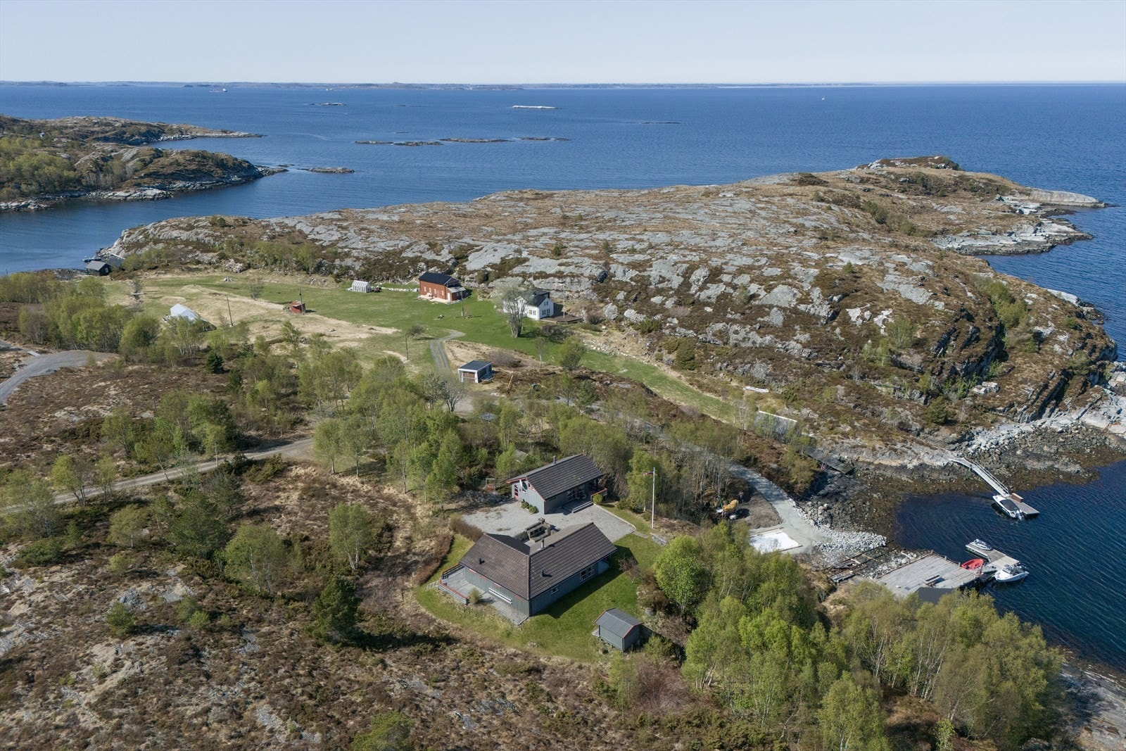 Velkommen på ei hyggelig visning av denne flotte eiendommen som må sees! Galleribilde
