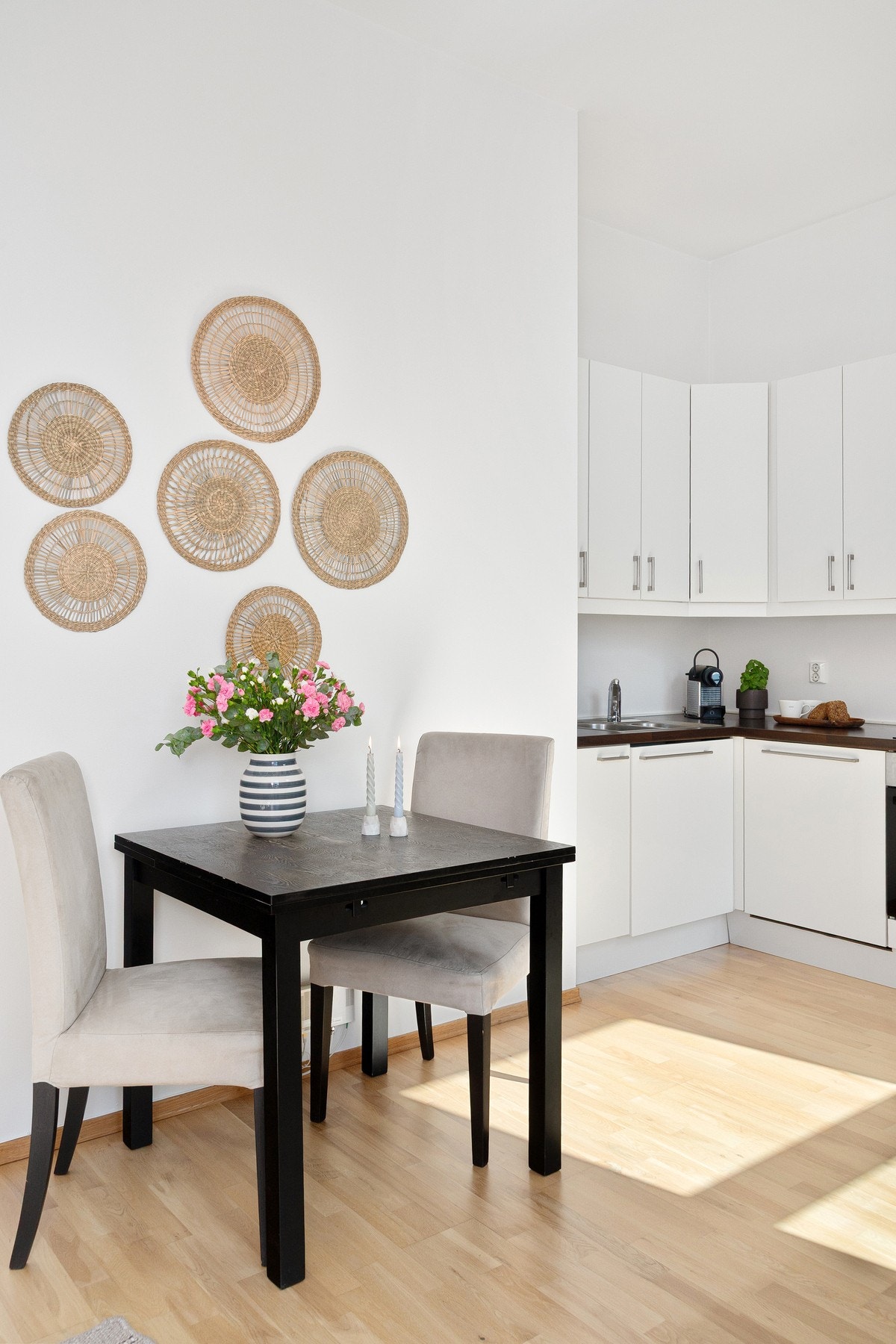 Det er god plass til spisebord. Galleribilde