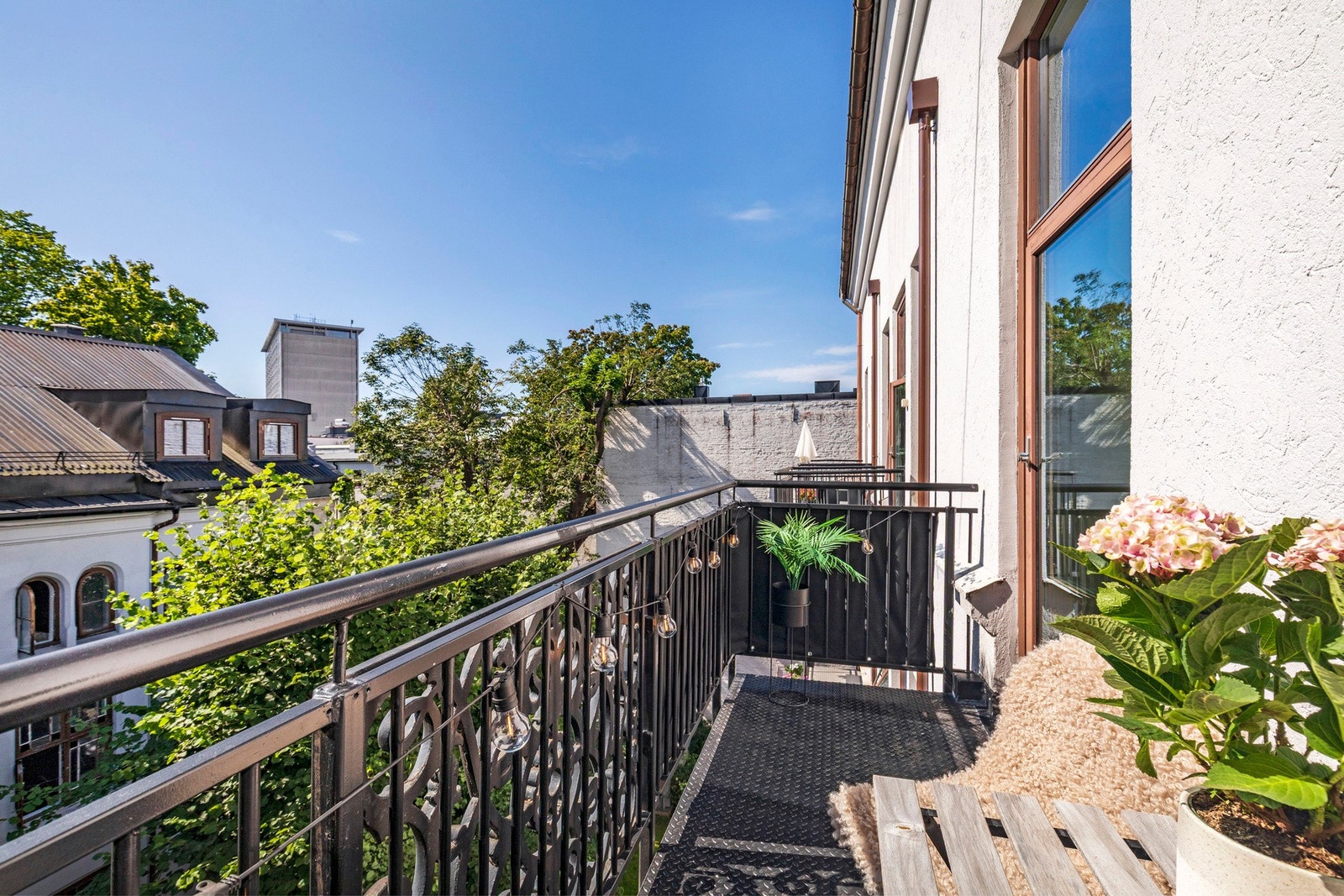 Velkommen til Nordahl Bruns gate 8! Gården ble totalrenovert i 2013. Galleribilde