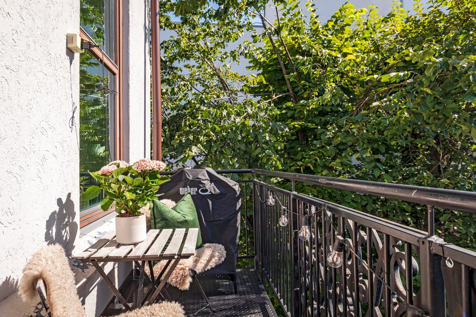 Sydvendt balkong på 5 kvm med utsyn mot fellesarealer. Galleribilde
