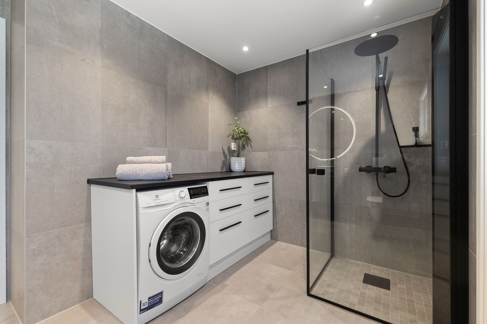 Delikat og stilrent baderom fra 2021 Galleribilde