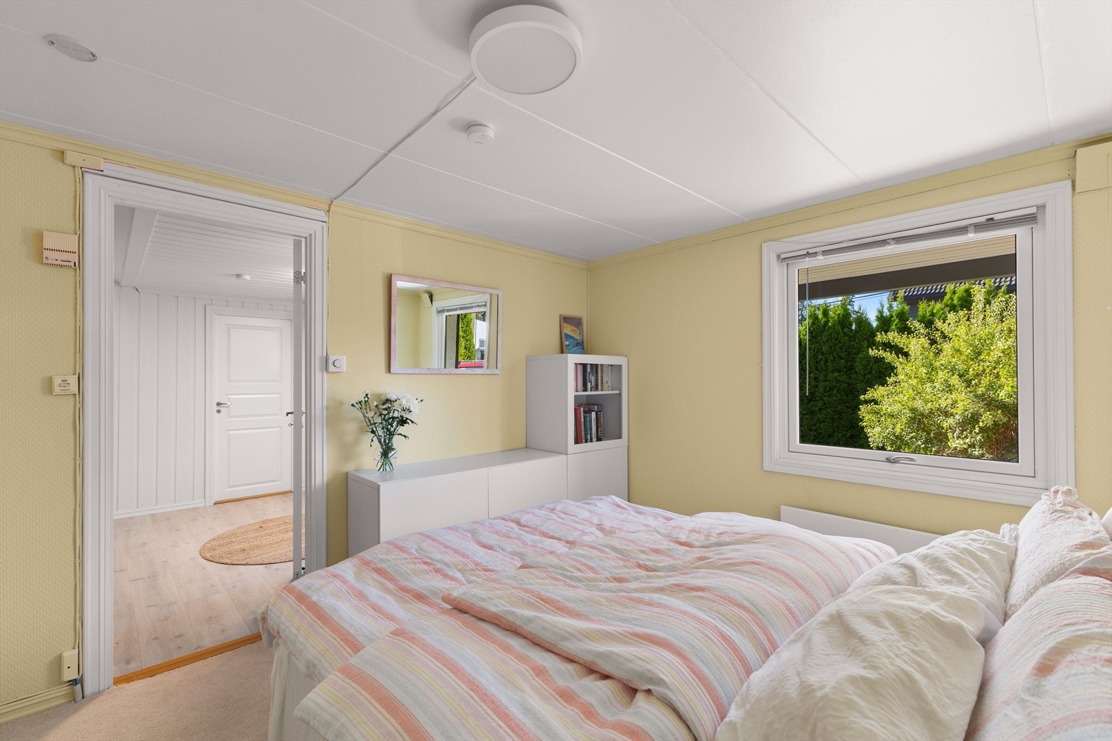 Dette soverommet ligger i sokkeletasjen ved inngang/hall. Galleribilde