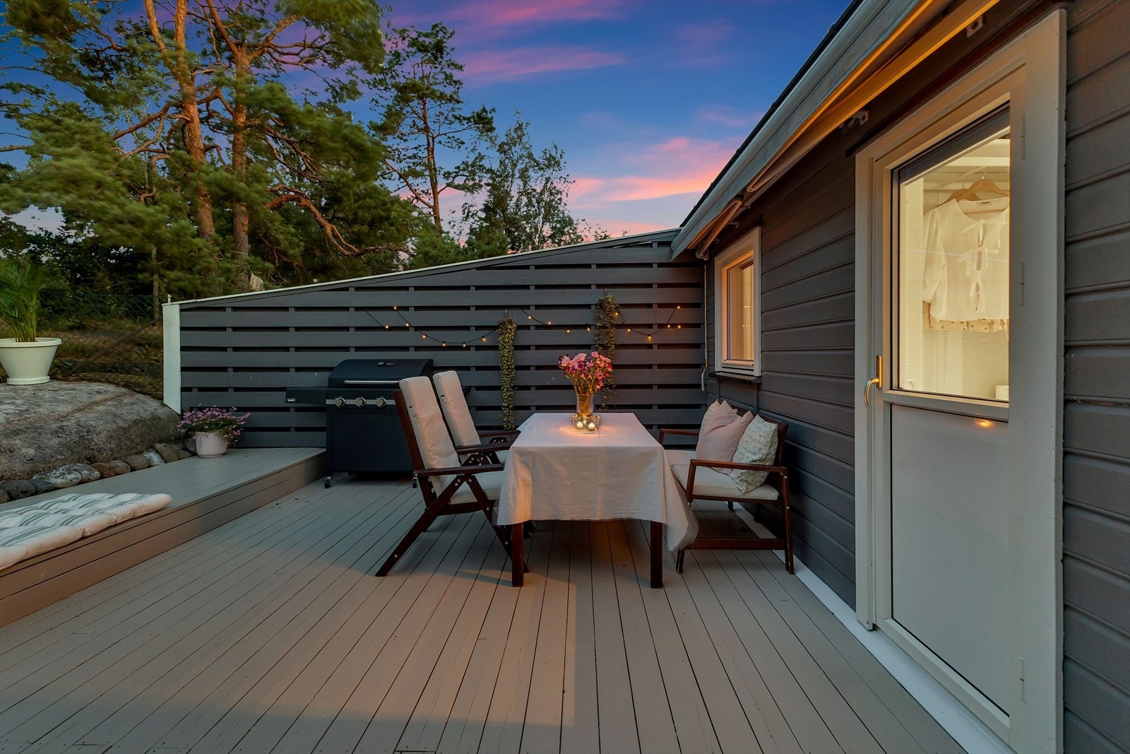 Fra terrassen på baksiden. Galleribilde