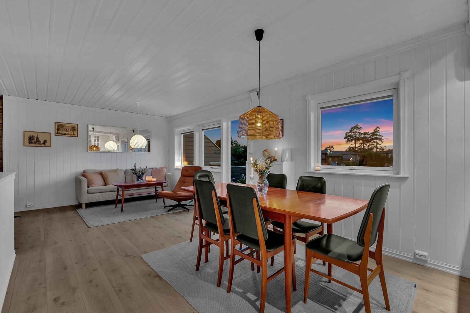 Her ligger forholdene til rette for å invitere venner og familie til hyggelige sammenkomster. Galleribilde