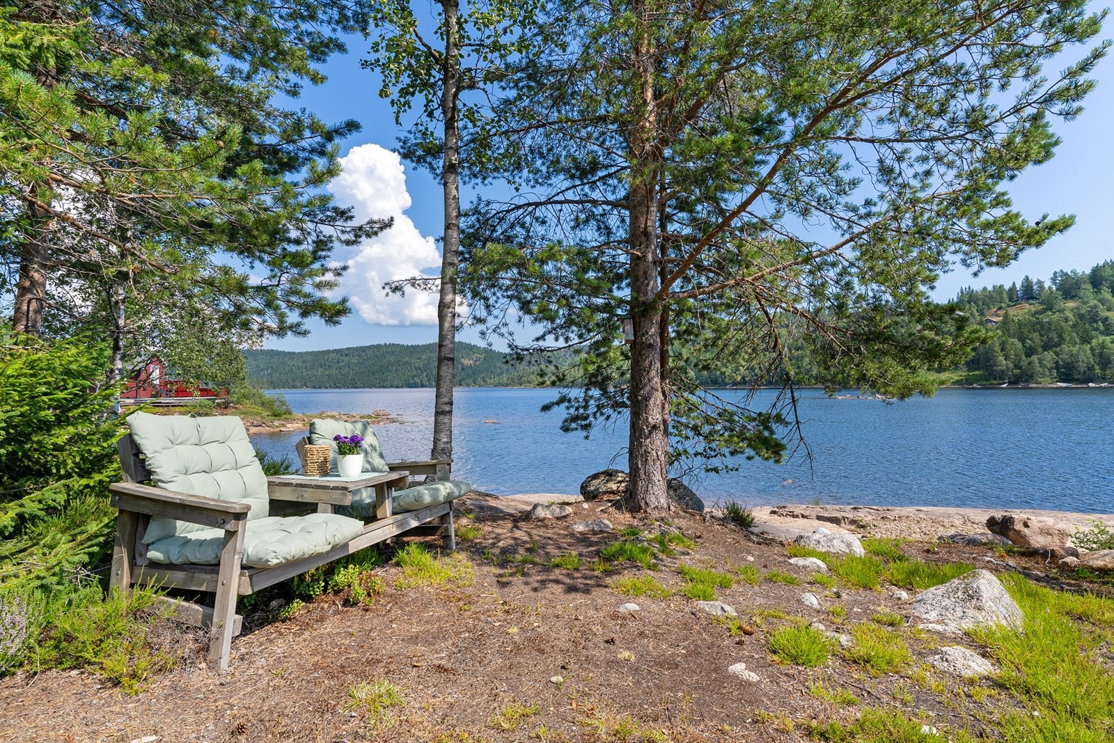 Øya og eiendommen kan utformes med ulike møbleringssoner. Galleribilde