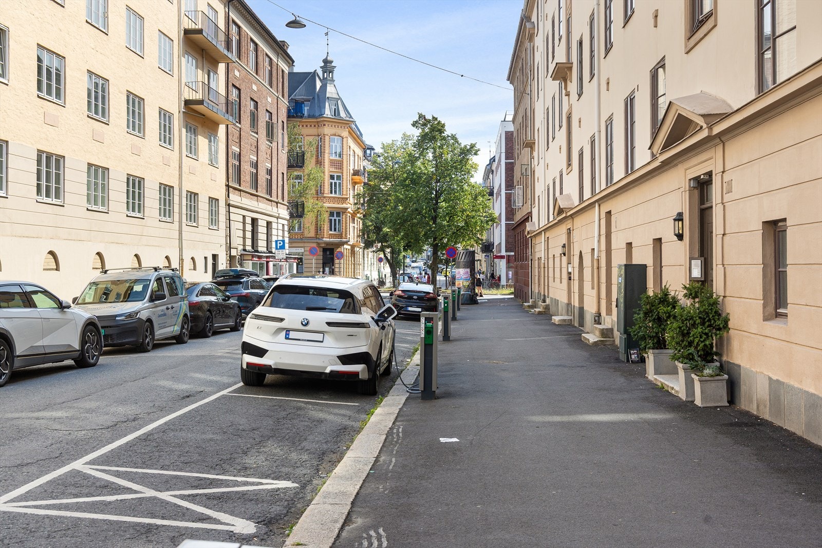 Leiligheten ligger i en ettertraktet og tilbaketrukket gate. Galleribilde