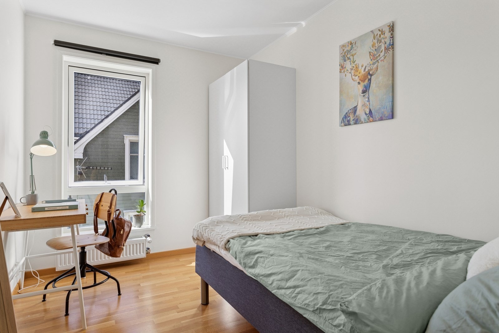 Det andre soverommet er på 8 m² - god plass til alle nødvendigheter! Galleribilde