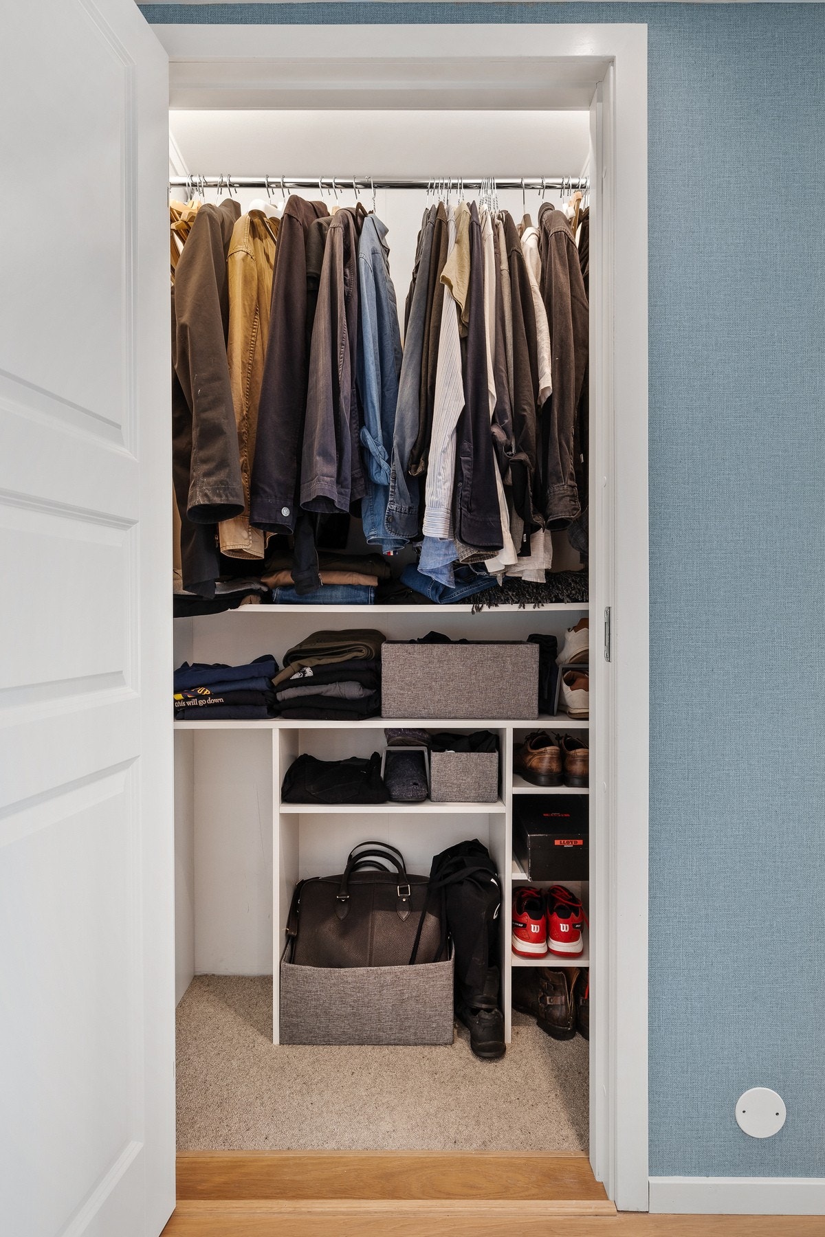 Ekstra garderoberom for ytterligere klesoppbevaring Galleribilde