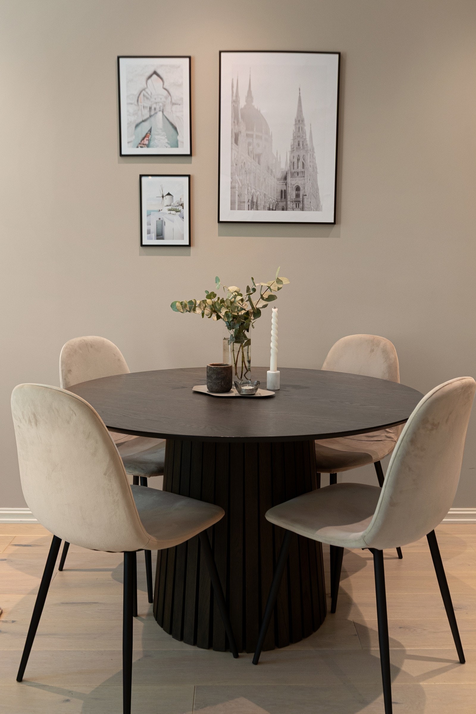 En kan skape sin egen spiseplass og har god plass til å invitere på middag. Galleribilde