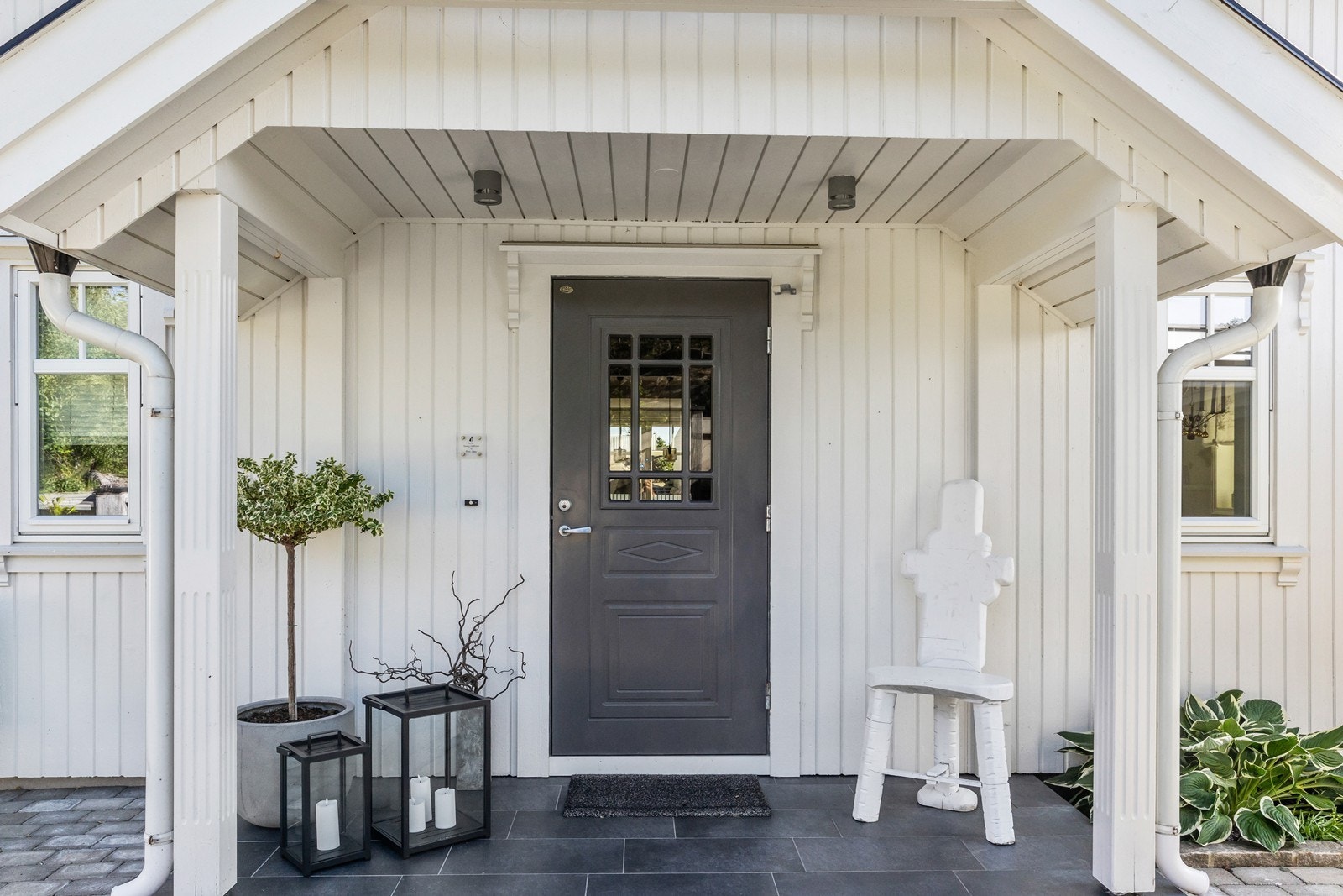 Velkommen til Stenkroken 4! Praktisk med lite overbygg foran inngangspartiet Galleribilde