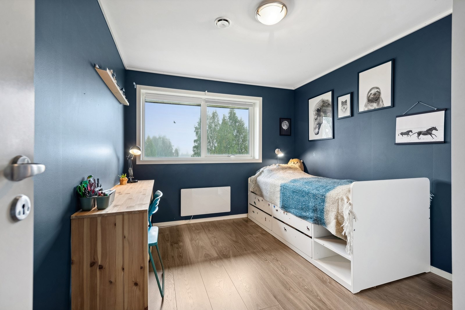 I boligens første etasje finnes to soverom. Galleribilde