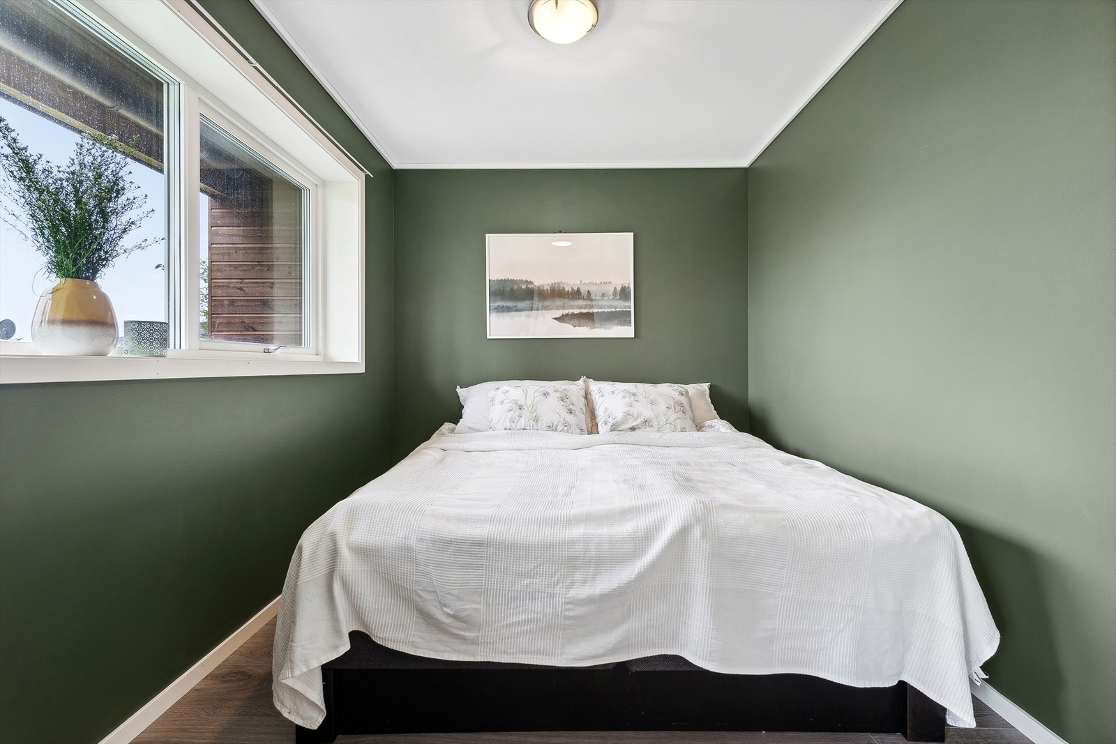 I boligens underetasje finnes et soverom og et garderoberom. Galleribilde