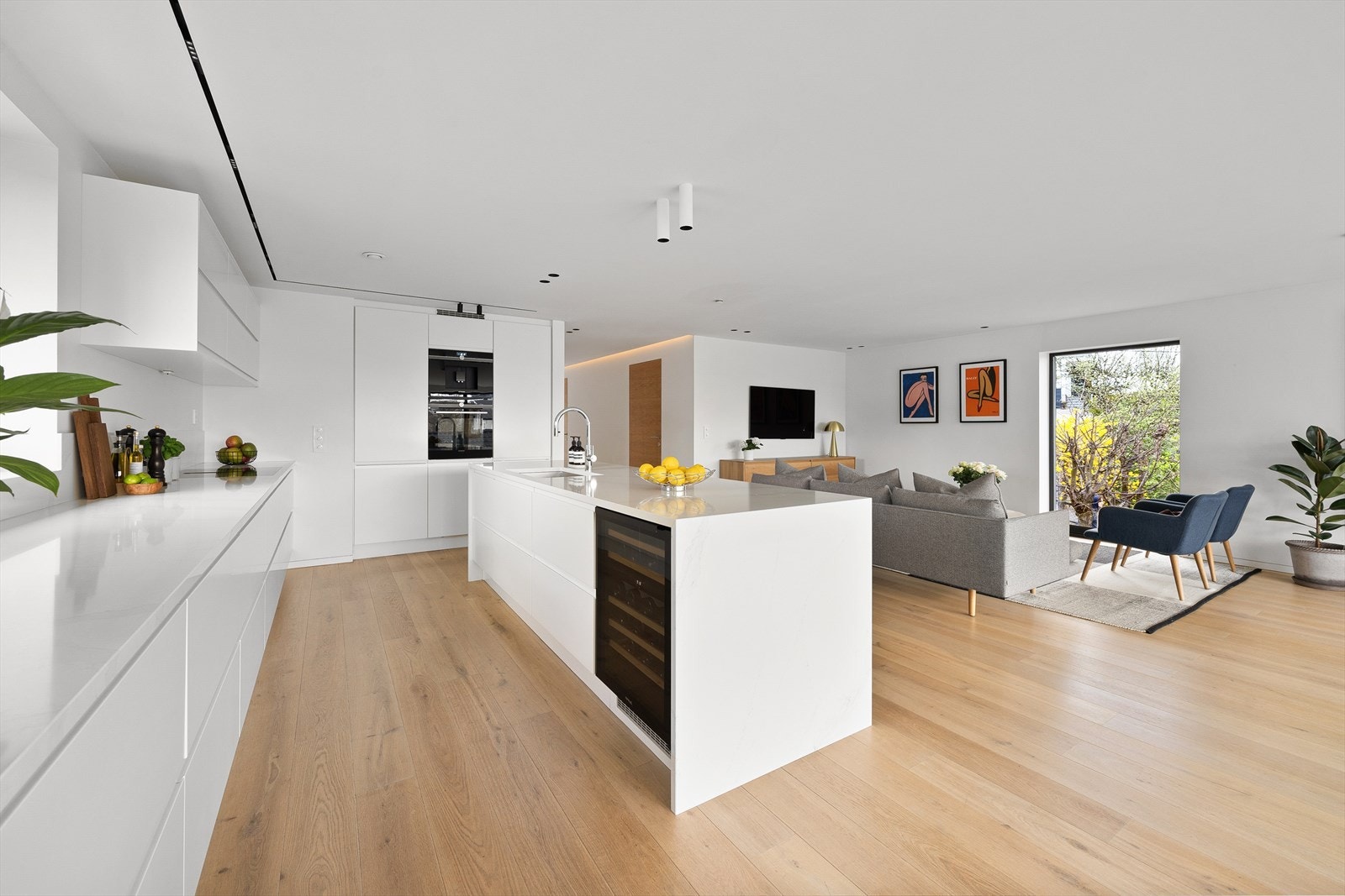 Åpen løsning mellom kjøkken og stue Galleribilde