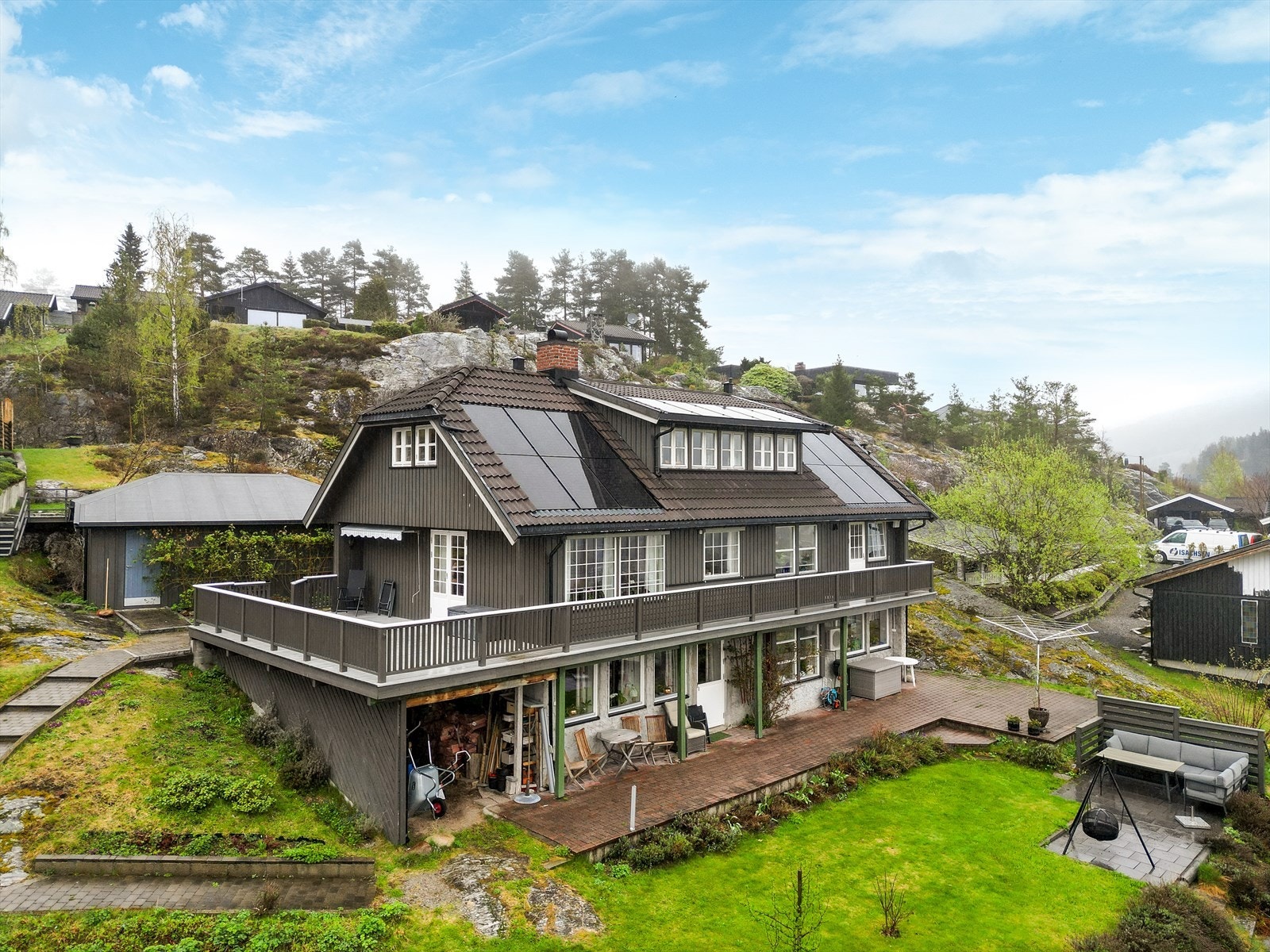 Eier opplyser om en rekke påkostninger av eiendommen i senere tid - se informasjon under standard i salgsoppgaven. Galleribilde