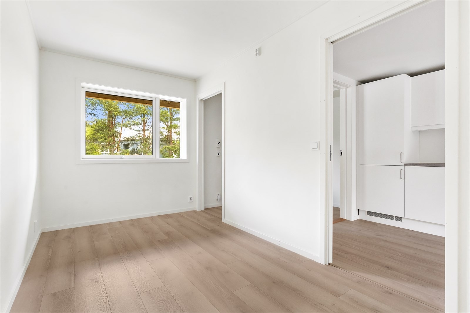 Soverommet har adkomst både fra entré og kjøkken Galleribilde