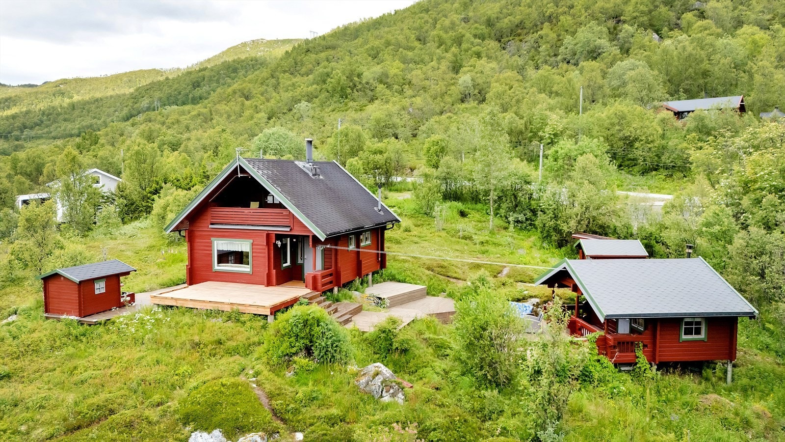 Fritidsboligen er velholdt og perfekt for deg som ønsker fantastiske turområder i umiddelbar nærhet. Galleribilde