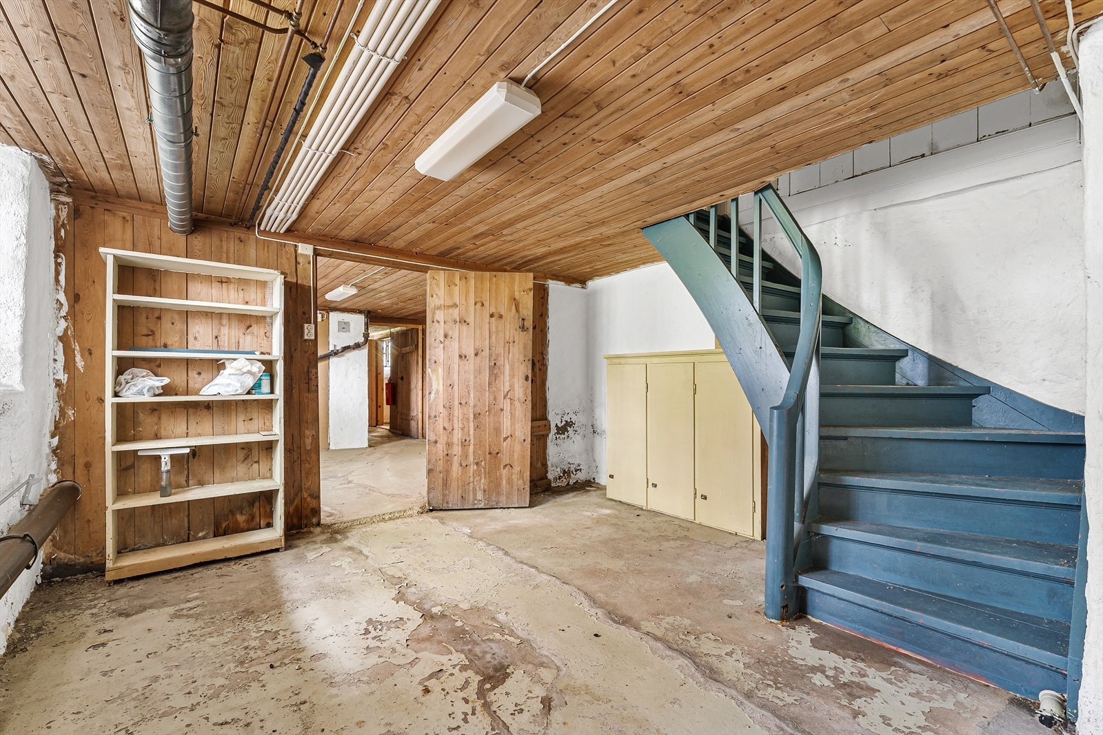 Grovkjeller med diverse kjellerrom Galleribilde