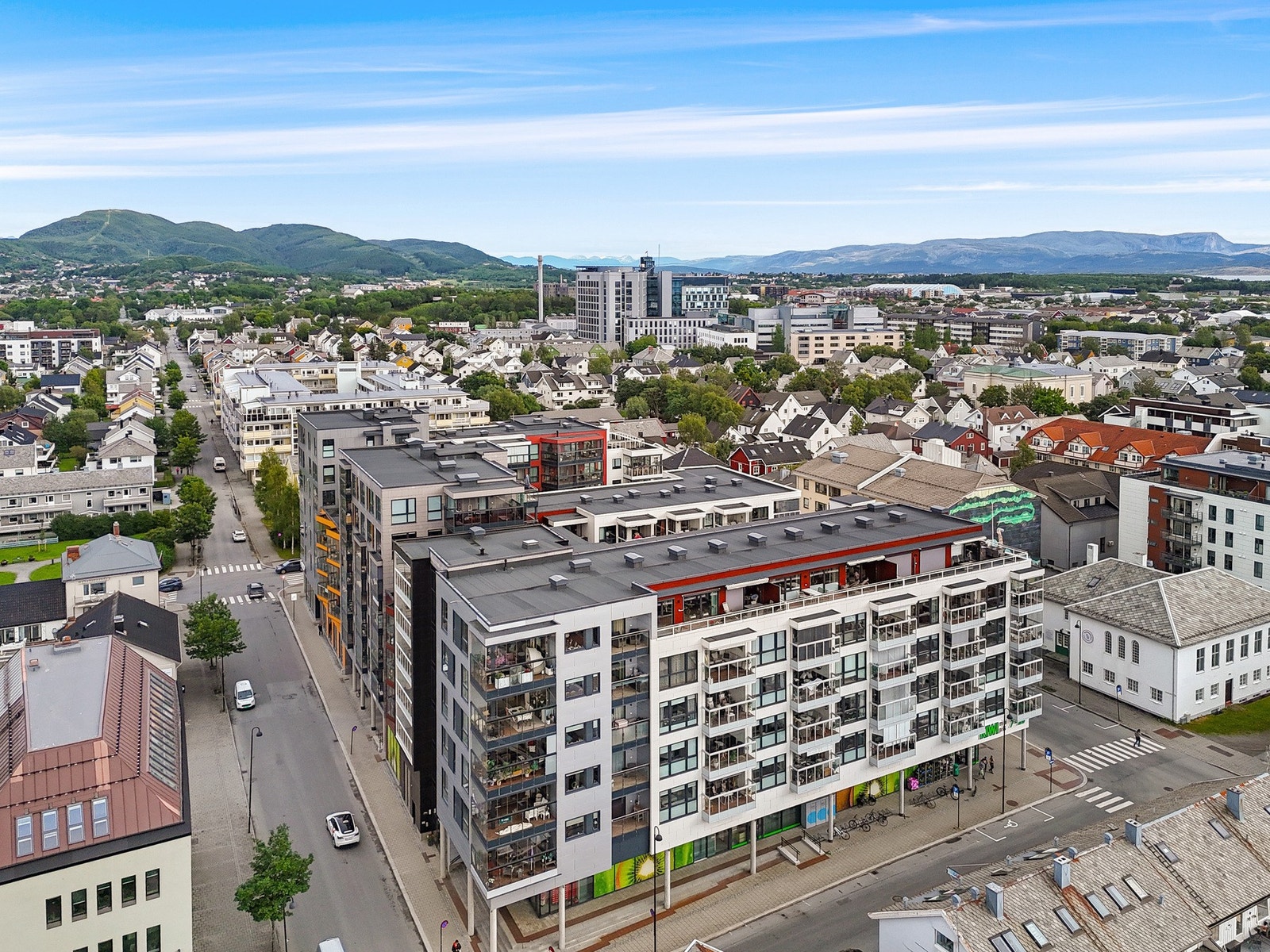 Meierikvartalet ligger plassert midt i smørøyet av Bodø Galleribilde