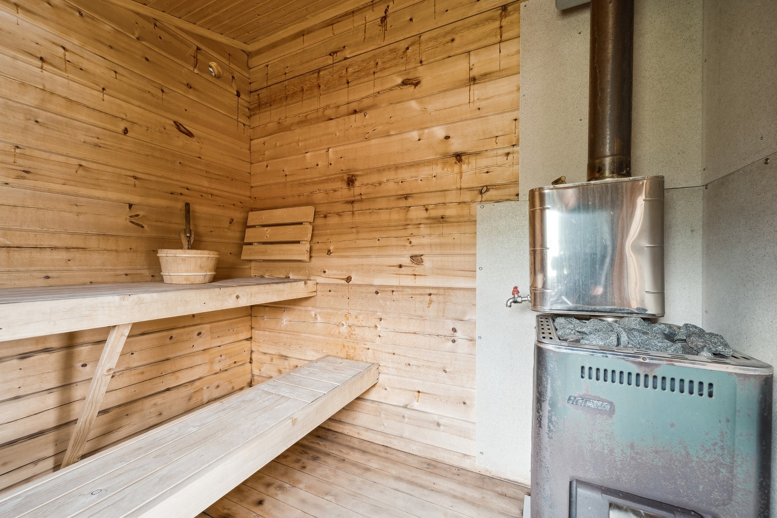 Nyt roen og lad batteriene i badstuen - et perfekt sted for avslapning etter en aktiv dag Galleribilde