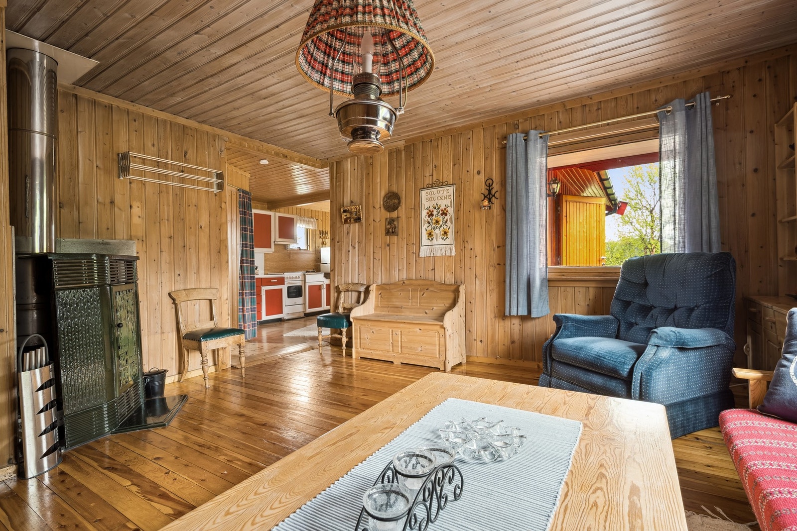 Stue mot kjøkken Galleribilde