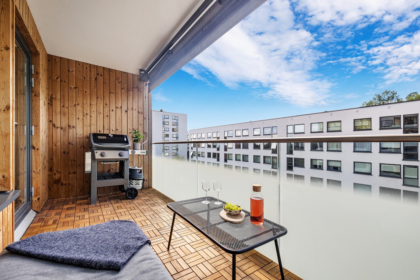 Balkongen er av god størrelse - Her kan man nyte fine sommerdager. Galleribilde